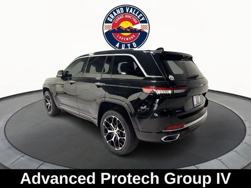 Used 2024 Jeep Grand Cherokee Summit AWD/4WD image 8
