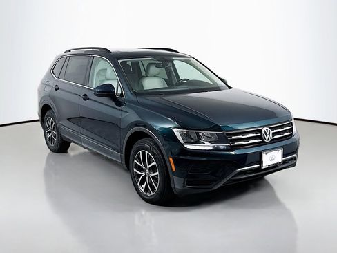 Used 2019 Volkswagen Tiguan SE w/ Panoramic Sunroof Package FWD image 3