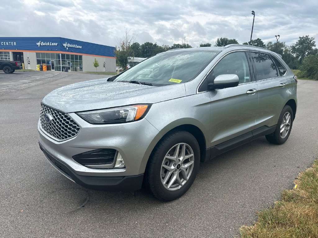 Used 2024 Ford Edge SEL w/ Convenience Package AWD/4WD image 4