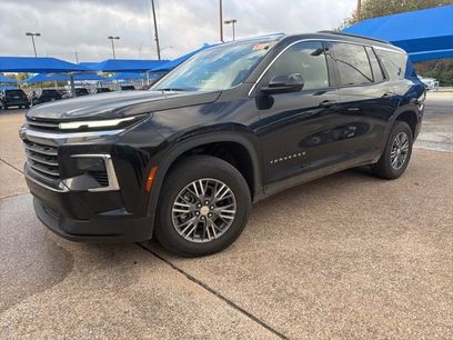 Used 2025 Chevrolet Traverse LT