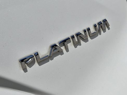 Used 2017 Nissan Murano Platinum w/ Platinum Technology Package FWD image 33