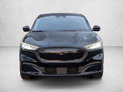 Used 2022 Ford Mustang Mach-E Select w/ Comfort/Technology Package image 2