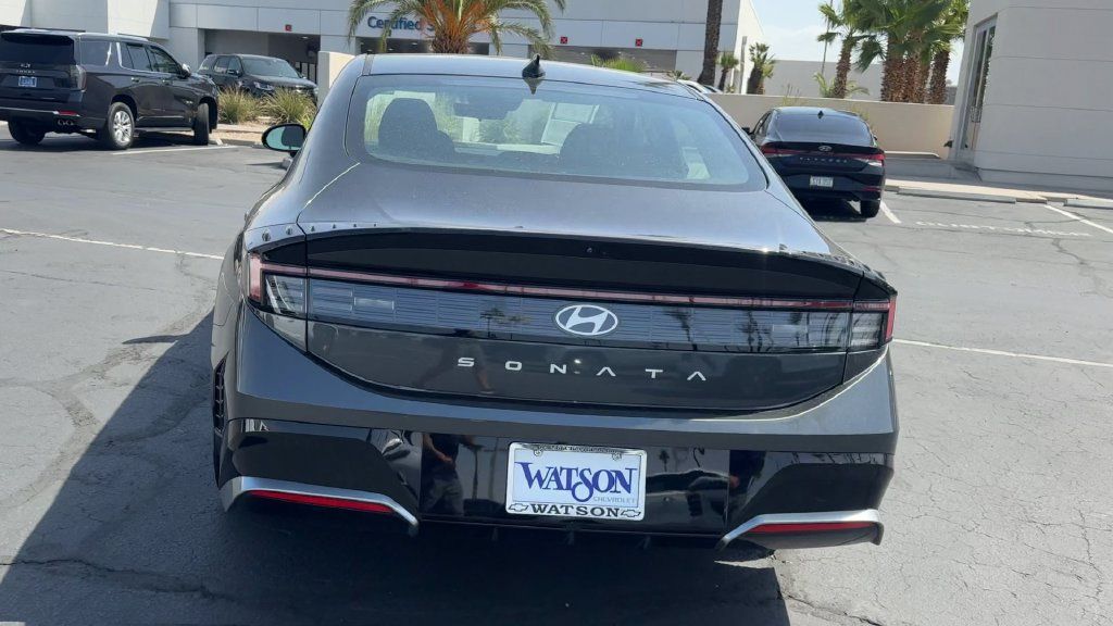 Used 2025 Hyundai Sonata SEL FWD image 8