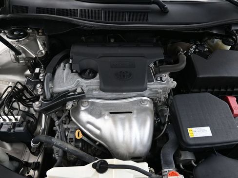Used 2016 Toyota Camry XLE w/ Moonroof Package FWD image 16