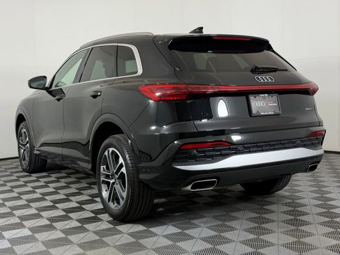 Used 2025 Audi Q5 Premium w/ Convenience Package AWD/4WD image 3