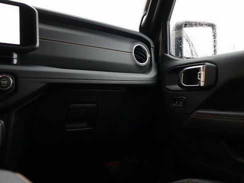 New 2026 Jeep Wrangler Unlimited Sahara AWD/4WD image 42