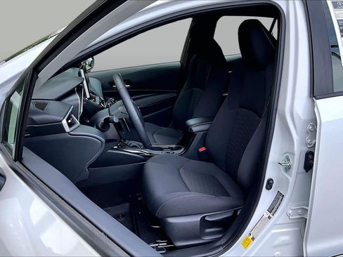 Certified 2024 Toyota Corolla SE FWD image 9