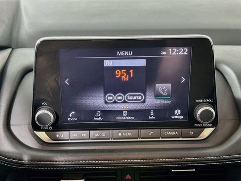 Used 2025 Nissan Rogue SV AWD/4WD image 11