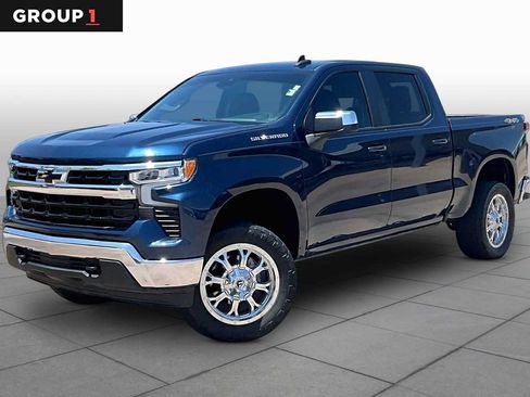Used 2022 Chevrolet Silverado 1500 LT AWD/4WD image 1