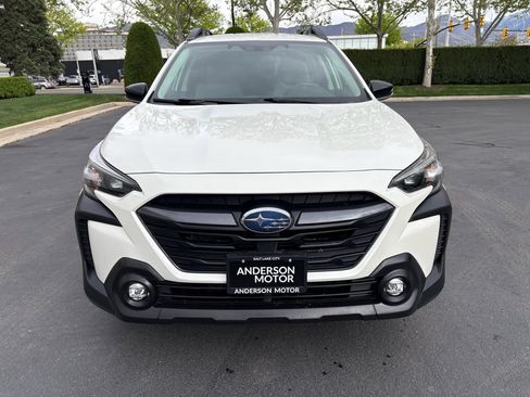 Used 2023 Subaru Outback Premium AWD/4WD image 4