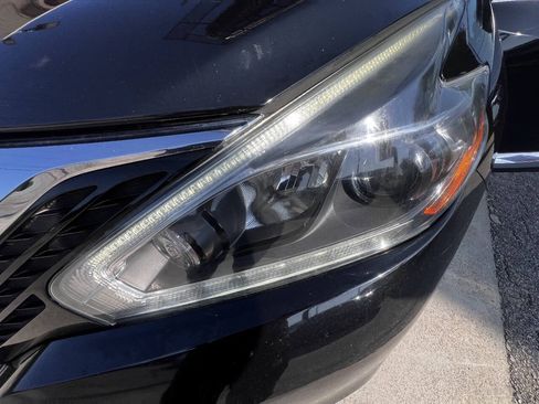 Used 2018 Nissan Murano SV AWD/4WD image 19