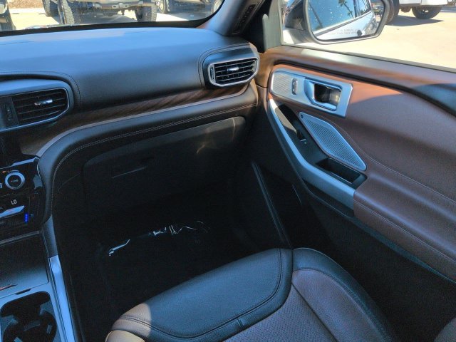 Certified 2021 Ford Explorer King Ranch w/ Premium Technology Package AWD/4WD image 17