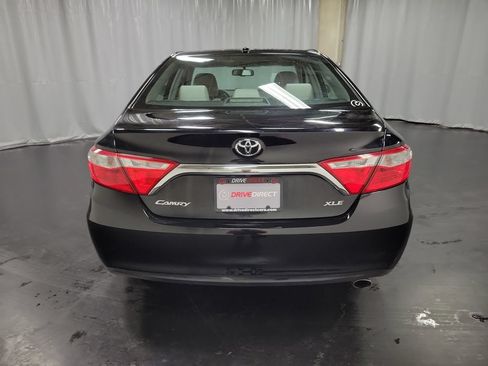 Used 2017 Toyota Camry XLE w/ Moonroof Package FWD image 7