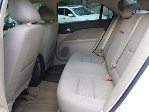 Used 2011 Ford Fusion SE w/ 202A Rapid Spec Order Code FWD image 8