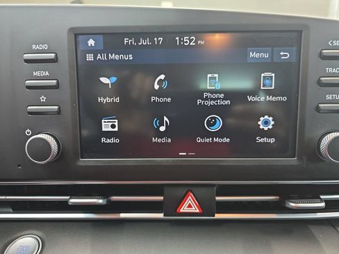 Used 2025 Hyundai Elantra Hybrid FWD image 23