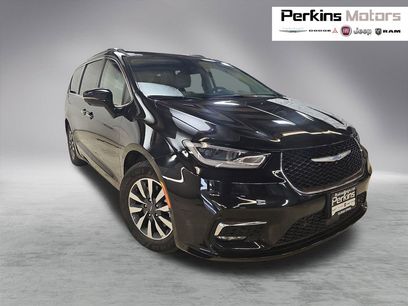 Used 2021 Chrysler Pacifica Touring-L