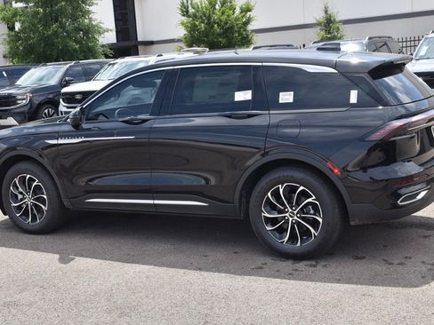 New 2026 Lincoln Nautilus Premier AWD/4WD image 10
