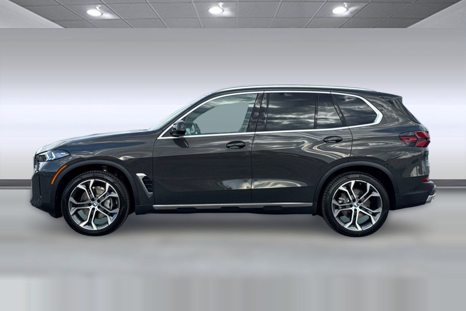 Used 2026 BMW X5 xDrive40i AWD/4WD image 2