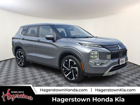 Used 2024 Mitsubishi Outlander SE AWD/4WD image 1