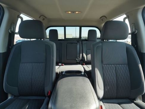 Used 2021 Nissan Titan SV w/ SV Convenience Package image 32