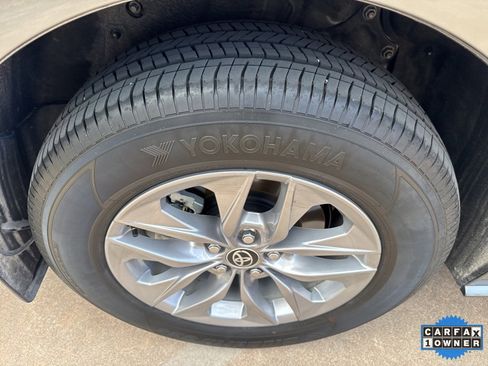 Used 2026 Toyota Sienna LE image 35