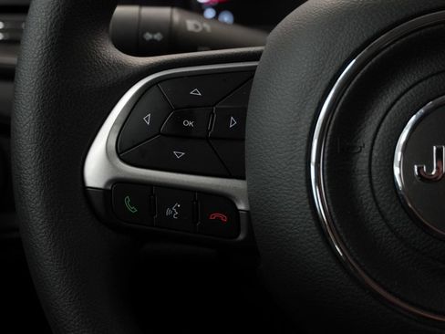 Used 2023 Jeep Renegade Latitude AWD/4WD image 39