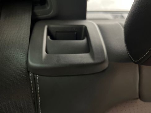 Used 2025 Chevrolet Trax LT w/ LT Convenience Package image 18