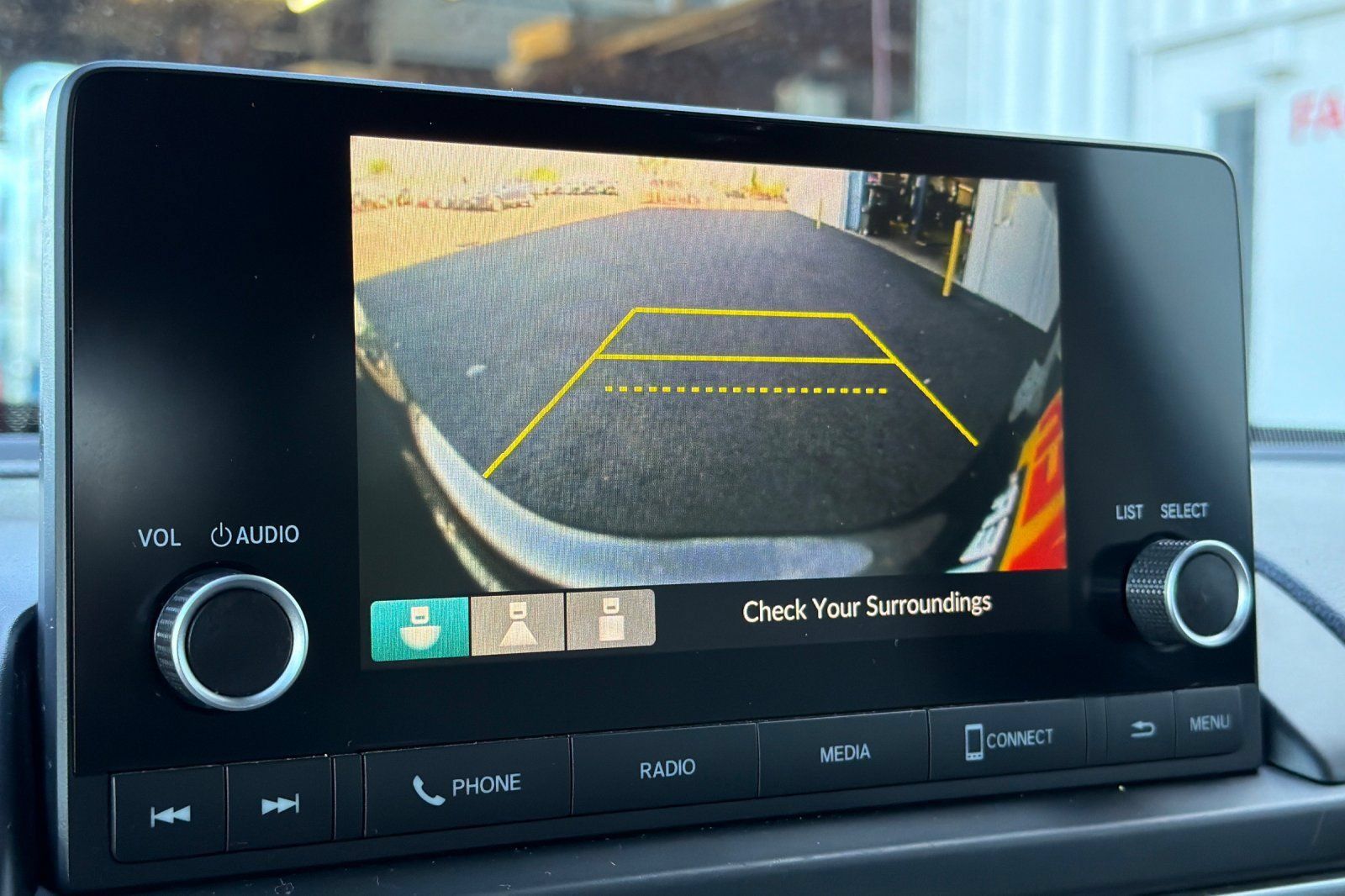 Used 2023 Honda Pilot LX image 19
