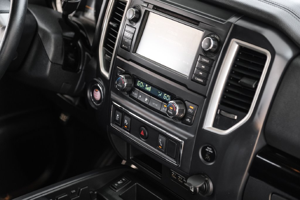Used 2019 Nissan Titan SL w/ Midnight Edition RWD image 21