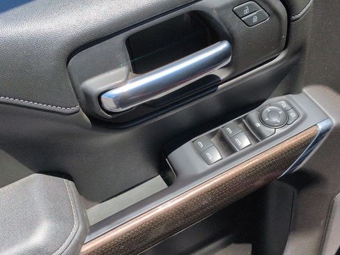 Used 2021 Chevrolet Silverado 1500 LT Trail Boss w/ Convenience Package II AWD/4WD image 15