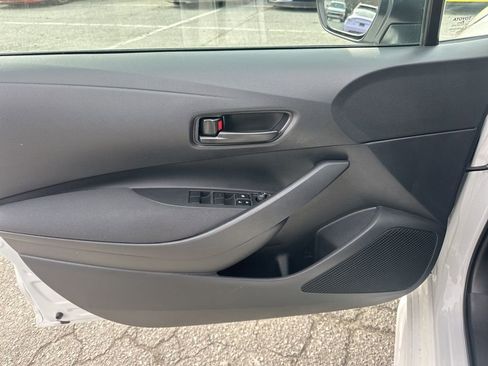 Used 2025 Toyota Corolla LE image 21