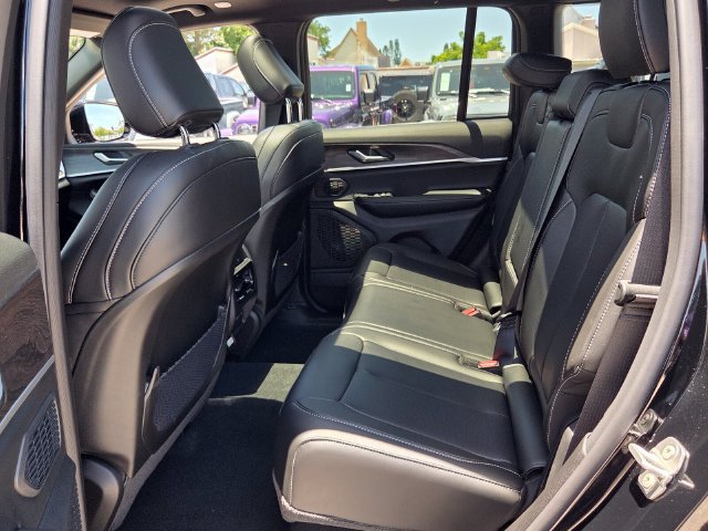 New 2026 Jeep Grand Cherokee Limited w/ Luxury Tech Group II RWD image 11