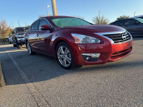 Used 2013 Nissan Altima 3.5 SL w/ Technology Pkg image 6