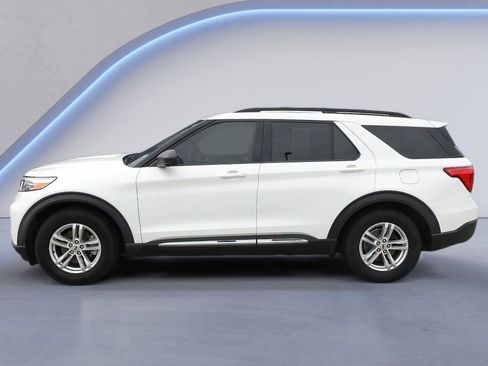 Used 2021 Ford Explorer XLT w/ Equipment Group 202A RWD image 3