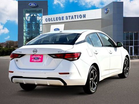 Used 2024 Nissan Sentra SV image 4