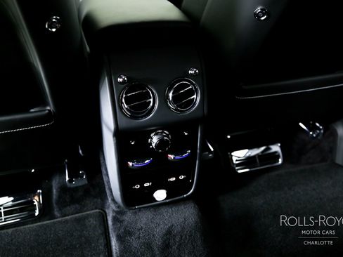 Certified 2025 Rolls-Royce Cullinan AWD/4WD image 20