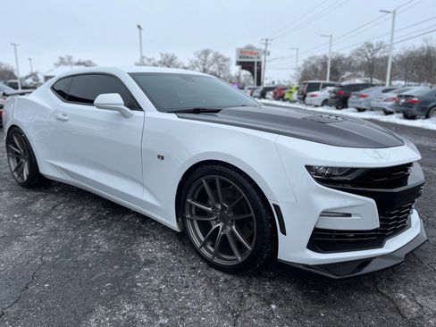 Used 2019 Chevrolet Camaro SS image 8