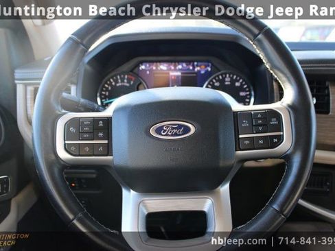 Used 2024 Ford Expedition Max Limited image 16