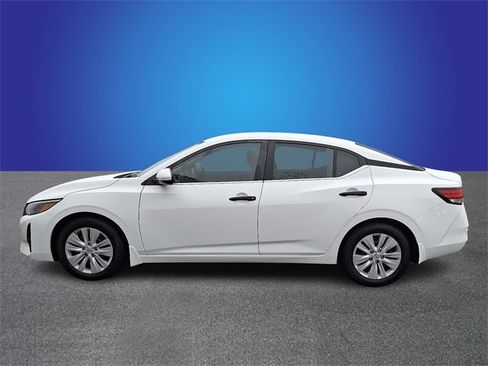 Used 2024 Nissan Sentra S image 6