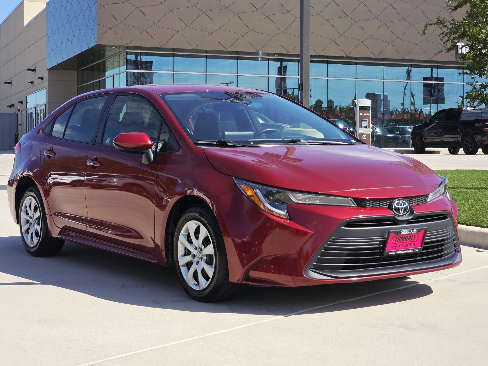Used 2024 Toyota Corolla LE FWD image 3