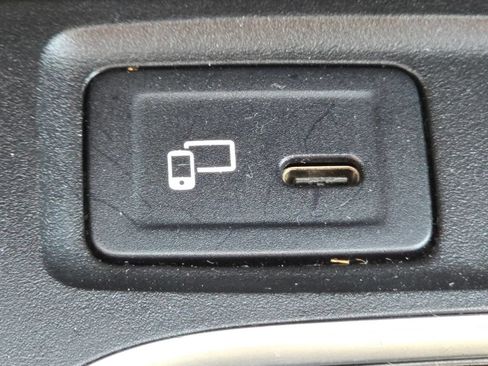 Certified 2023 Mercedes-Benz GLA 250 4MATIC image 33