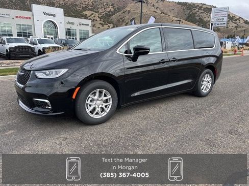 New 2026 Chrysler Pacifica Select image 8