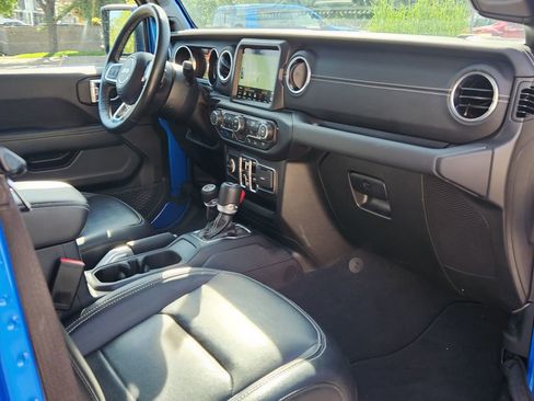 Used 2022 Jeep Wrangler Unlimited Sahara w/ Cold Weather Group image 15