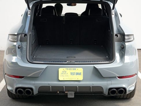 Used 2024 Porsche Cayenne Turbo AWD/4WD image 10