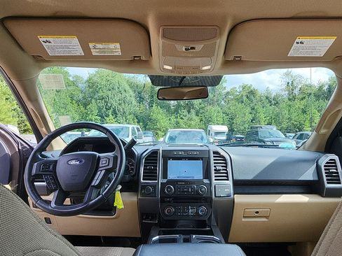 Used 2017 Ford F150 XLT w/ Equipment Group 302A Luxury AWD/4WD image 18