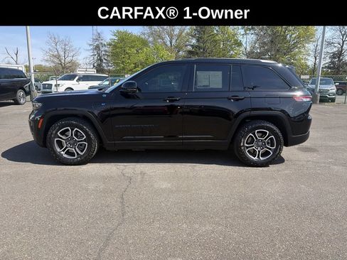 Used 2022 Jeep Grand Cherokee Trailhawk w/ Advanced Protech Group II AWD/4WD image 2
