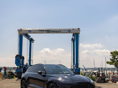 Used 2025 Aston Martin DBX 707 AWD/4WD image 46