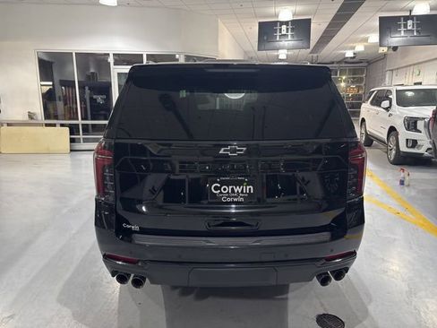 Used 2025 Chevrolet Suburban Z71 image 8