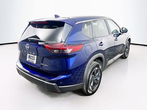 Used 2024 Nissan Rogue SV image 7