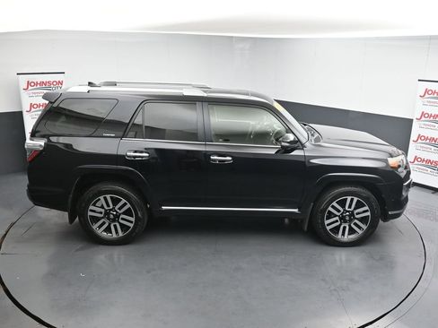 Used 2018 Toyota 4Runner Limited AWD/4WD image 32